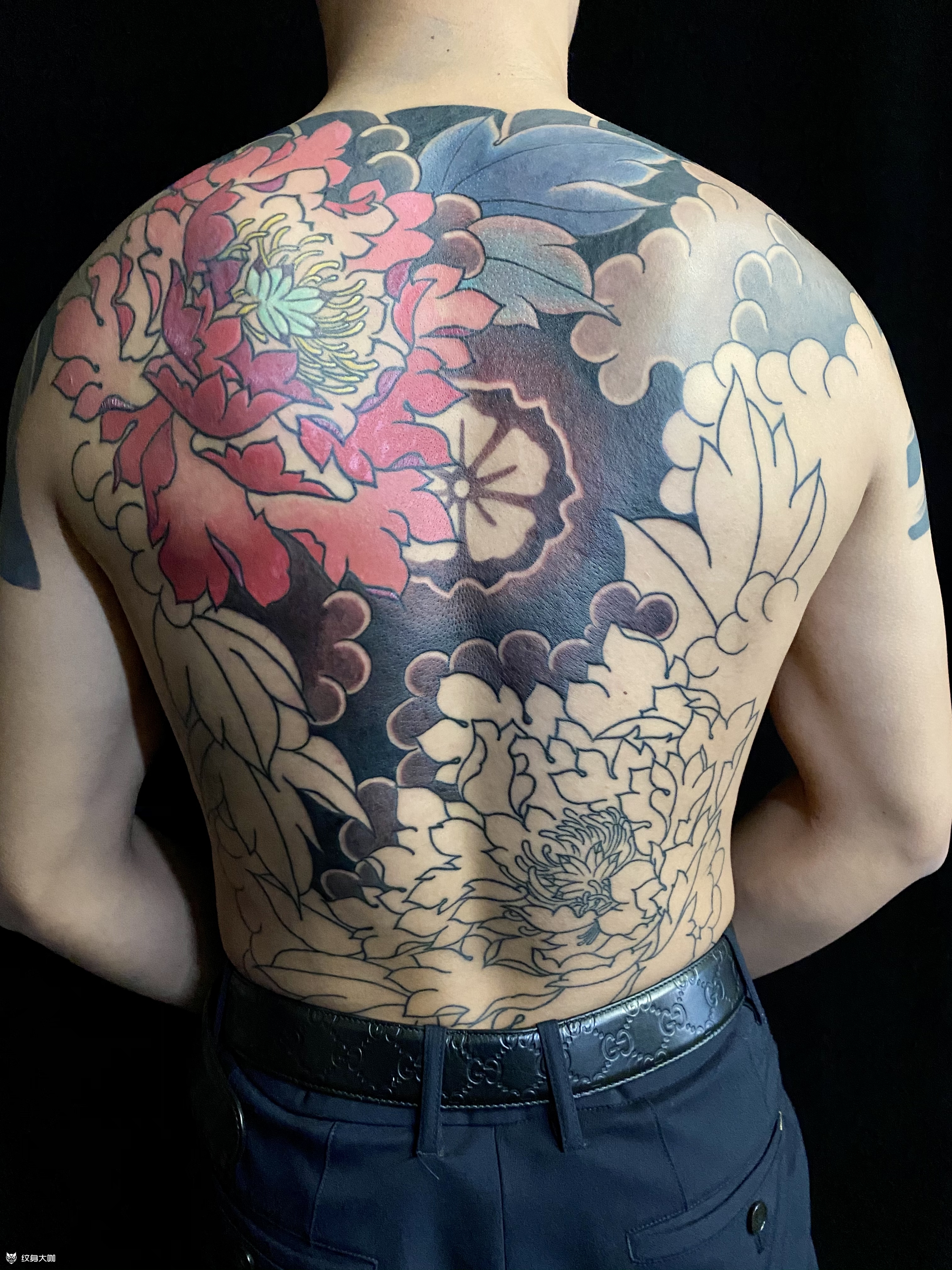 牡丹满背未完待续