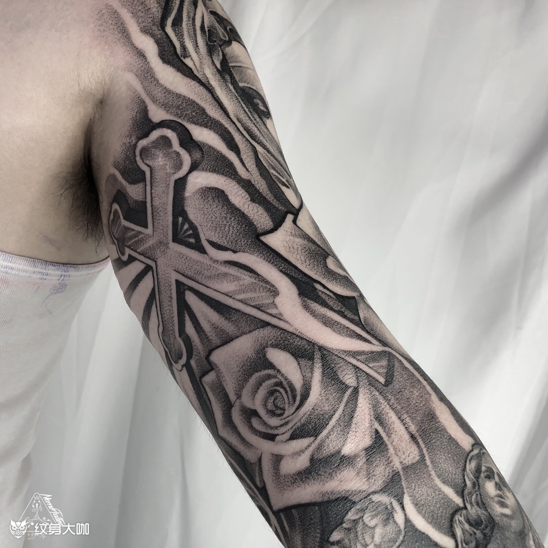 作品简介:点点点刺 十字架 . . . . 需要客串请私聊