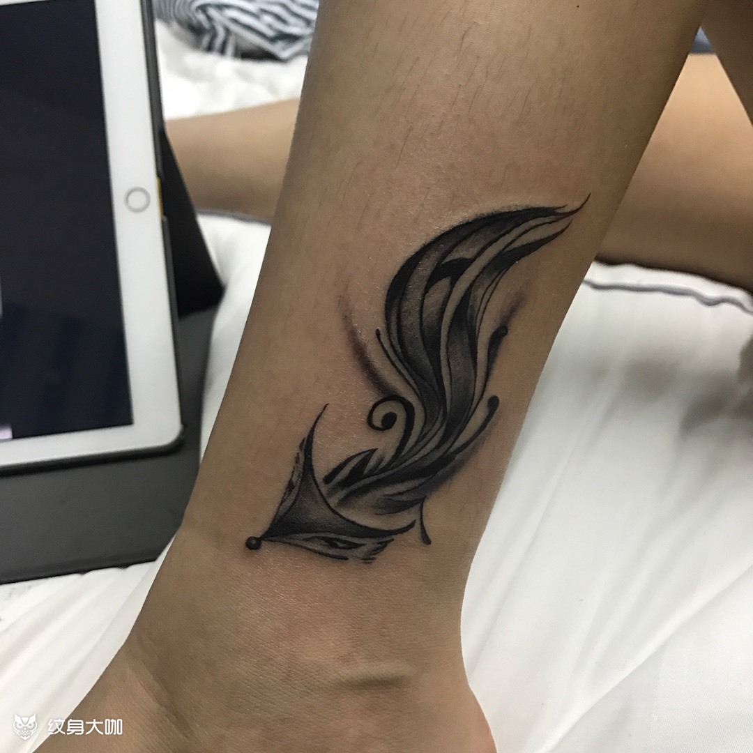 小腿狐狸_纹身图案手稿图片_立子的纹身作品集