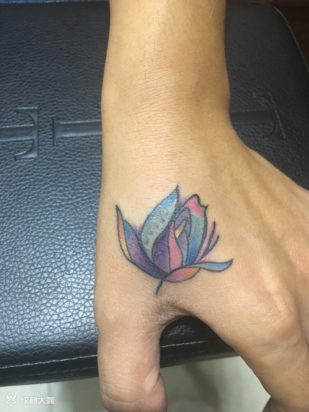 虎口荷花_纹身图案手稿图片_依哥的纹身作品集