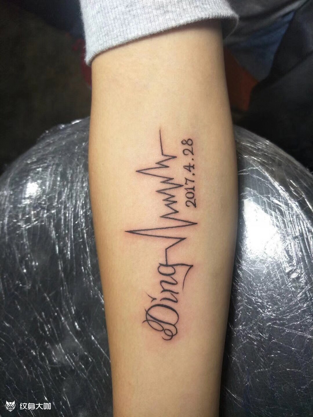 字母心电图_纹身图案手稿图片_车俊楠的纹身作品集