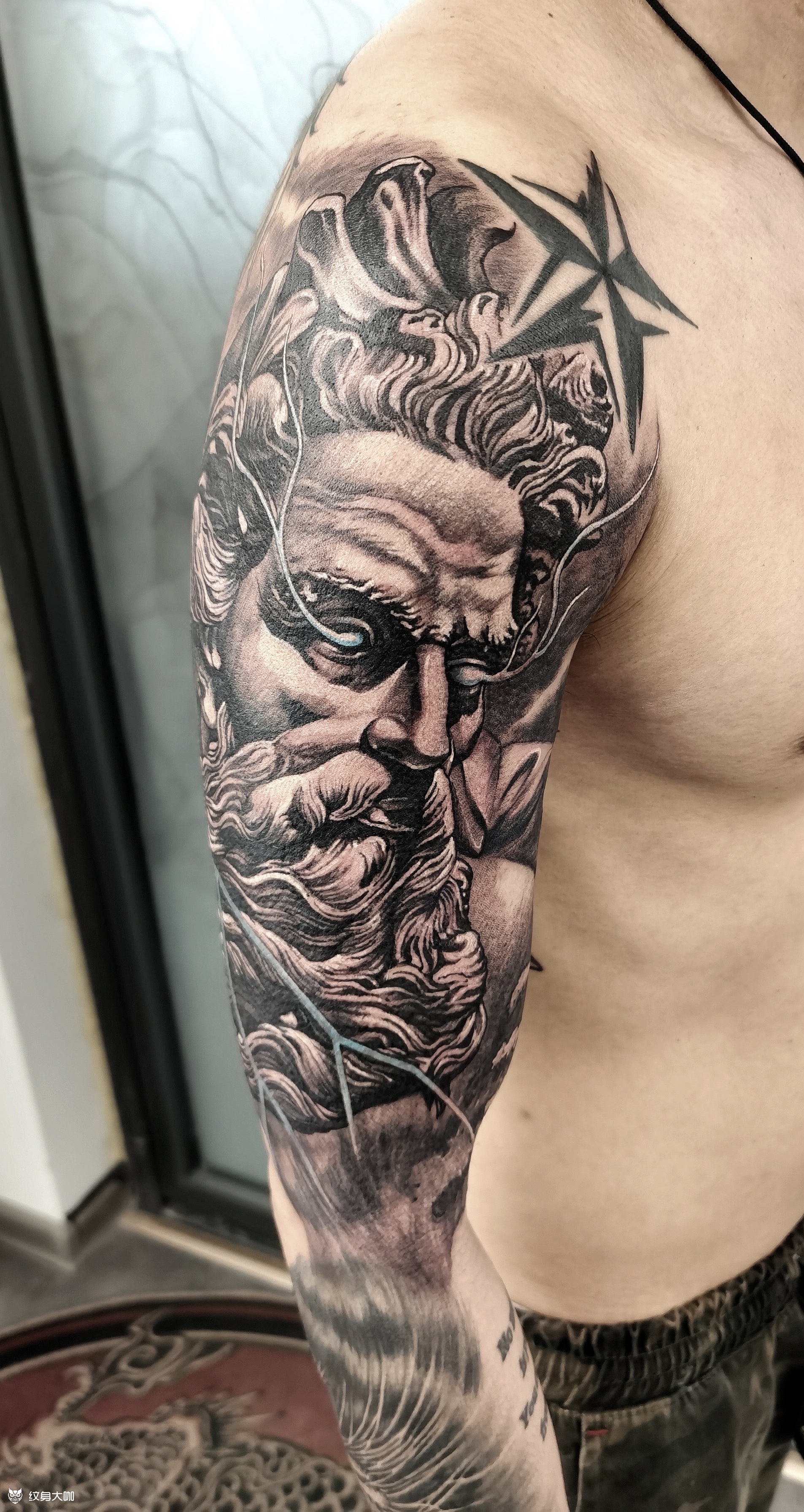 宙斯_纹身图案手稿图片_牛晋北的纹身作品集