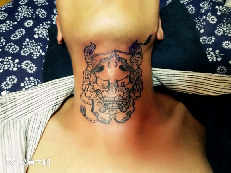 脖子线条完成_纹身图案手稿图片_liu62hong62yan的纹身作品集