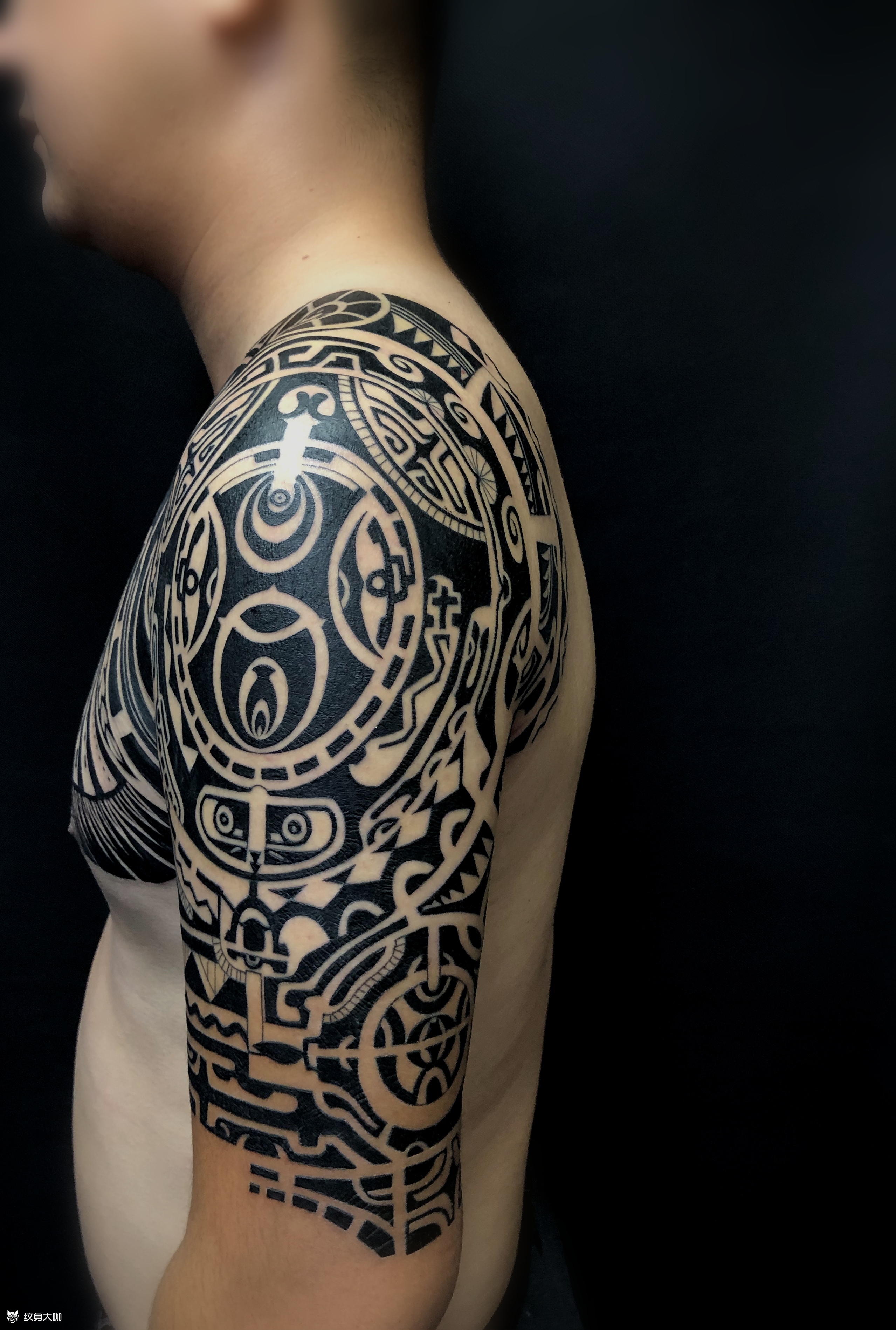 本店作品,半甲图腾这个图腾做_纹身吧社区 - 纹身大咖