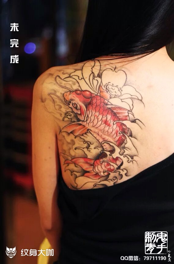 后肩纹身图案 锦鲤图片