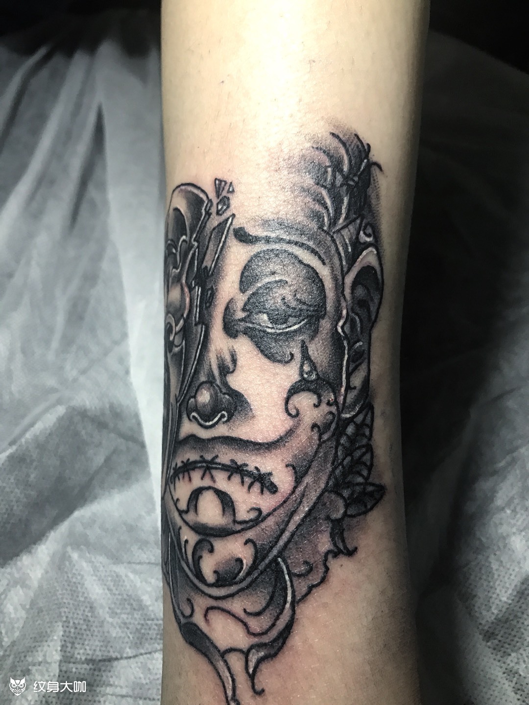 面具下的小丑_纹身图案手稿图片_南北创始人-李洋的纹身作品集