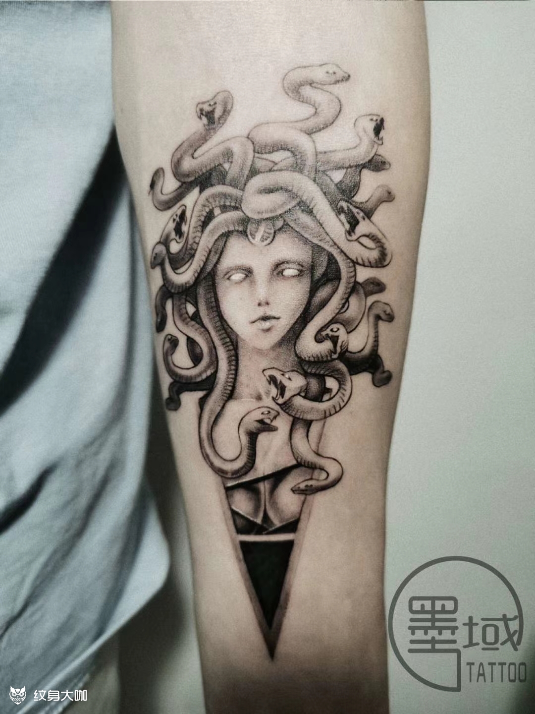 美杜莎_纹身图案手稿图片_静儿的纹身作品集