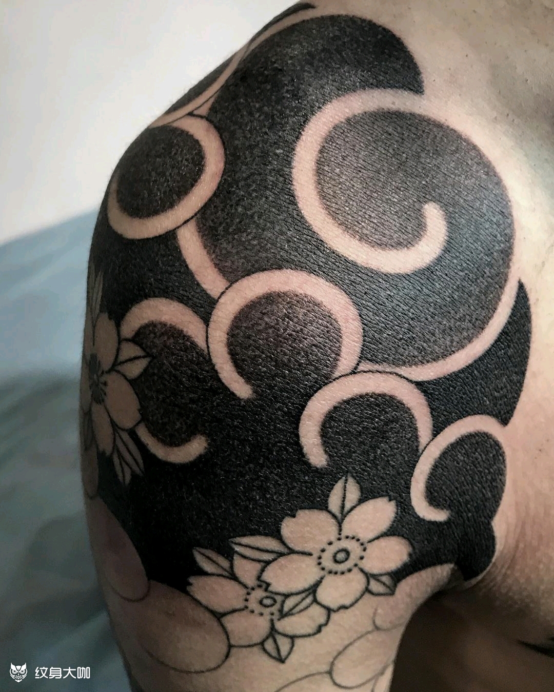 樱花配泡泡云_纹身图案手稿图片_雕柒的纹身作品集