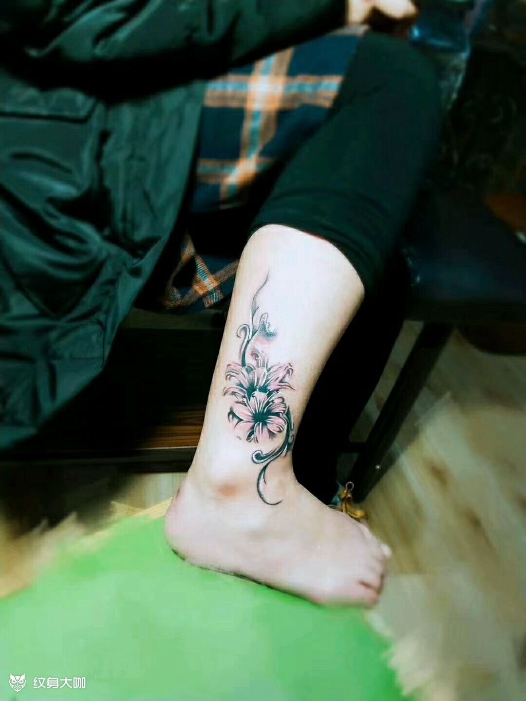 脚踝彼岸花完成_纹身图案手稿图片_张欢的纹身作品集