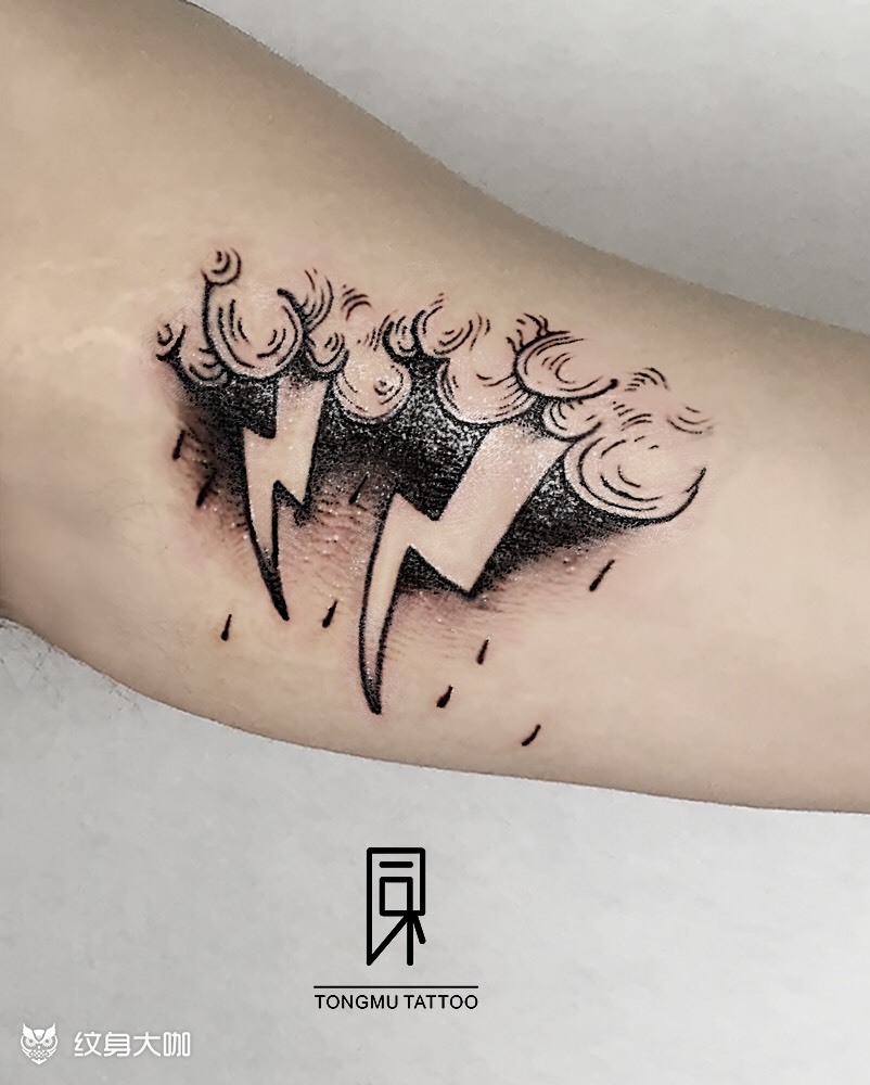 闪电_纹身图案手稿图片_夹子的纹身作品集