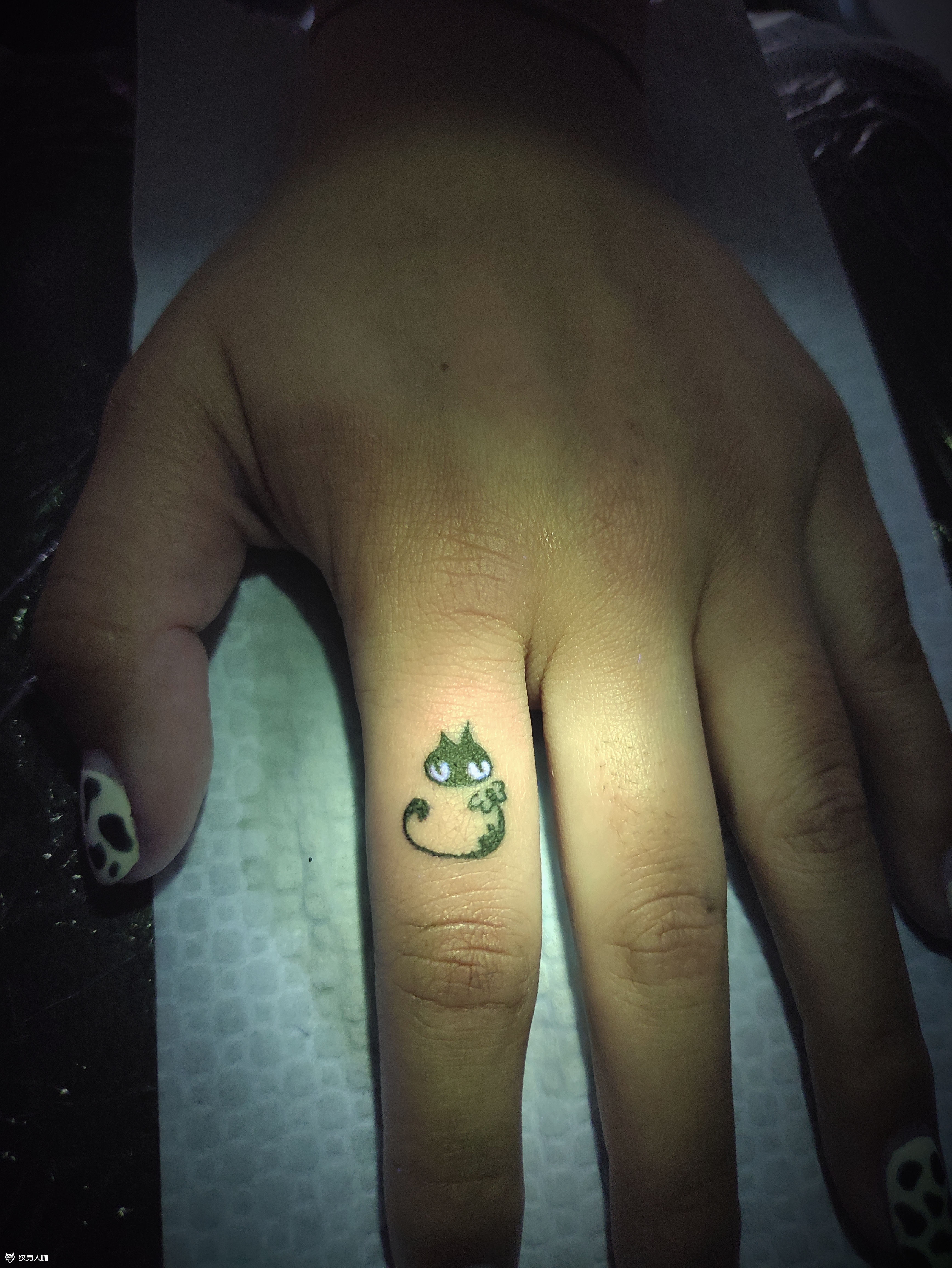 小清新手指纹身,_纹身图案手稿图片_云中雕龙的纹身作品集