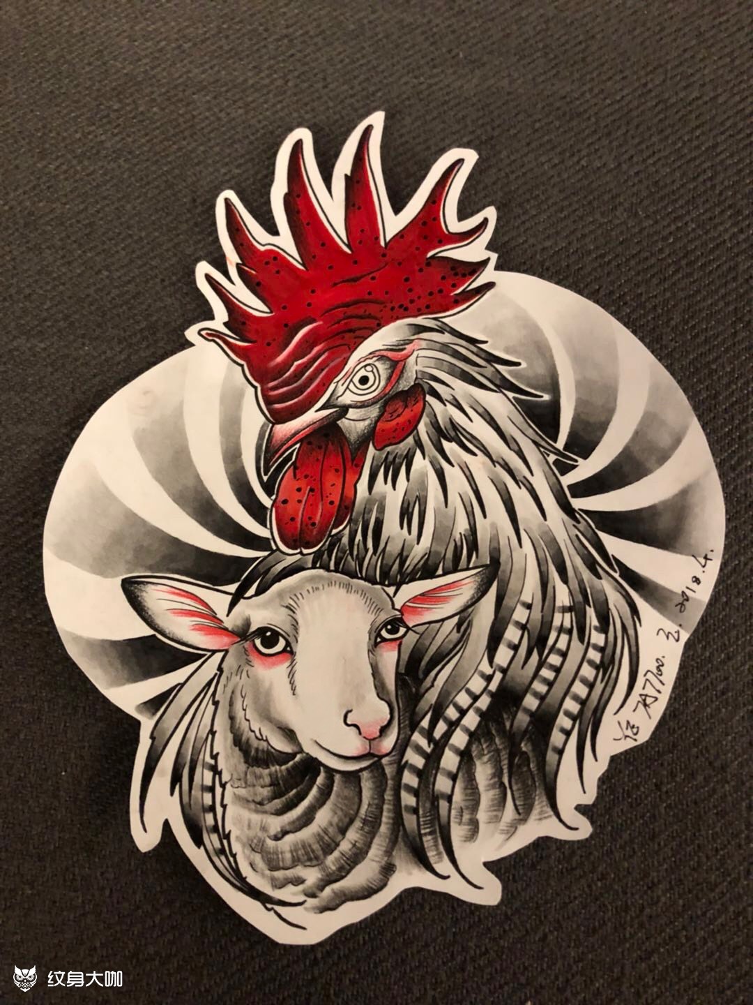 作品简介:客人的亲人,分别属鸡,羊,要求纹在大胯,所以设计放射状雾面