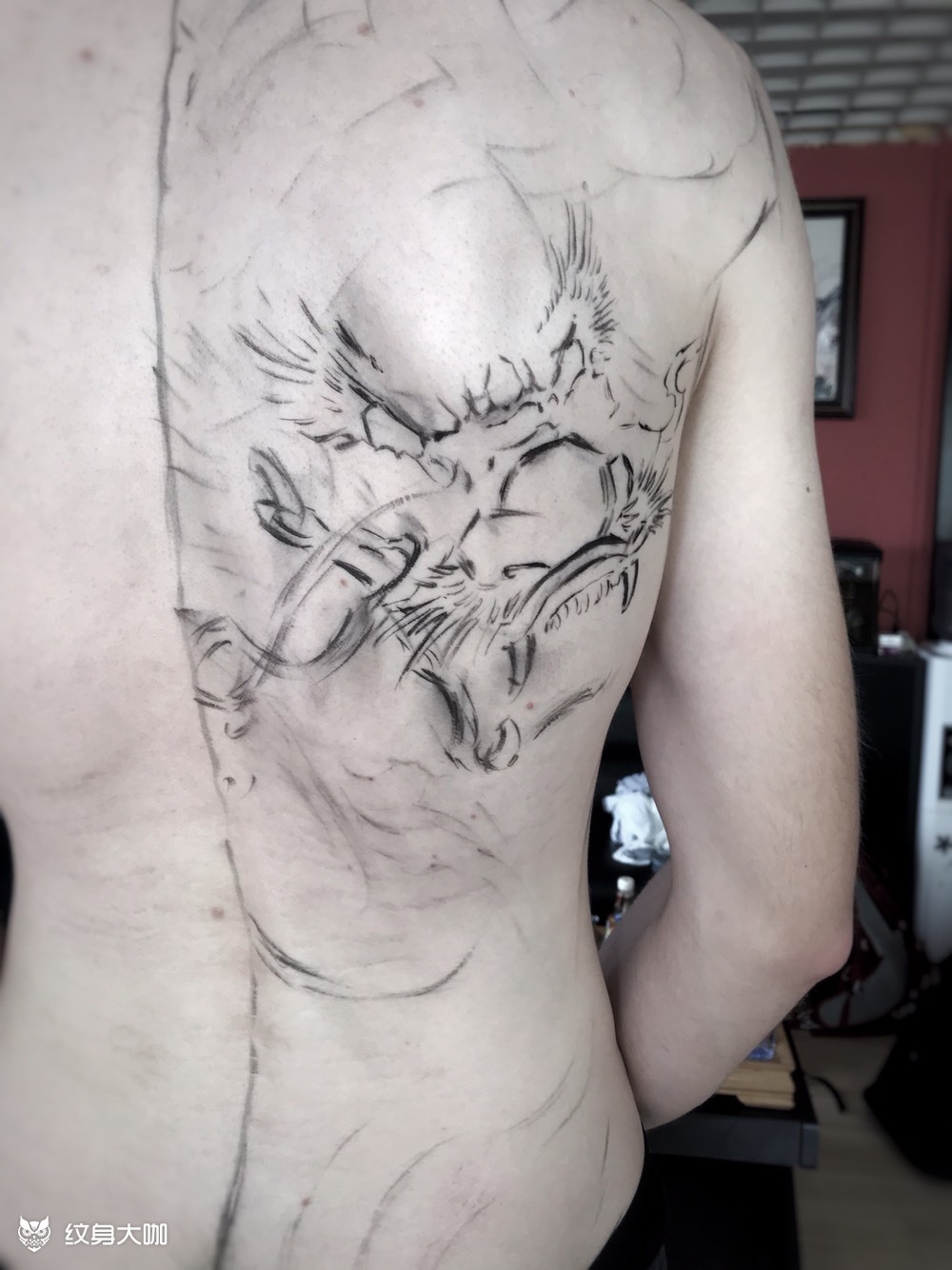 龙舞者简介:16年初拜～傅海林～为师……如今对纹身有了新的态度与