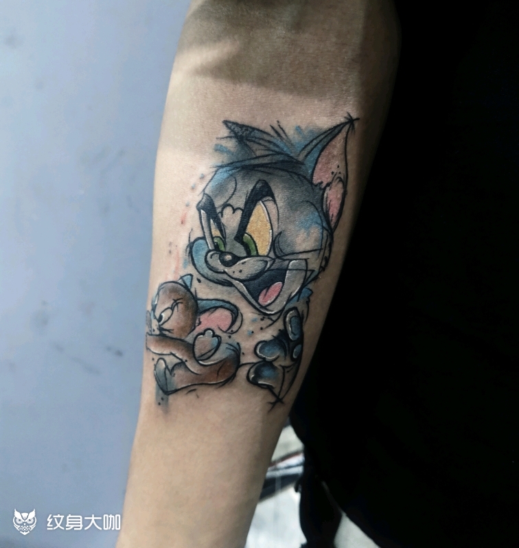 作品简介:还记得那只蓝色腹黑的大猫汤姆和身形轻巧,聪慧机敏的小老鼠