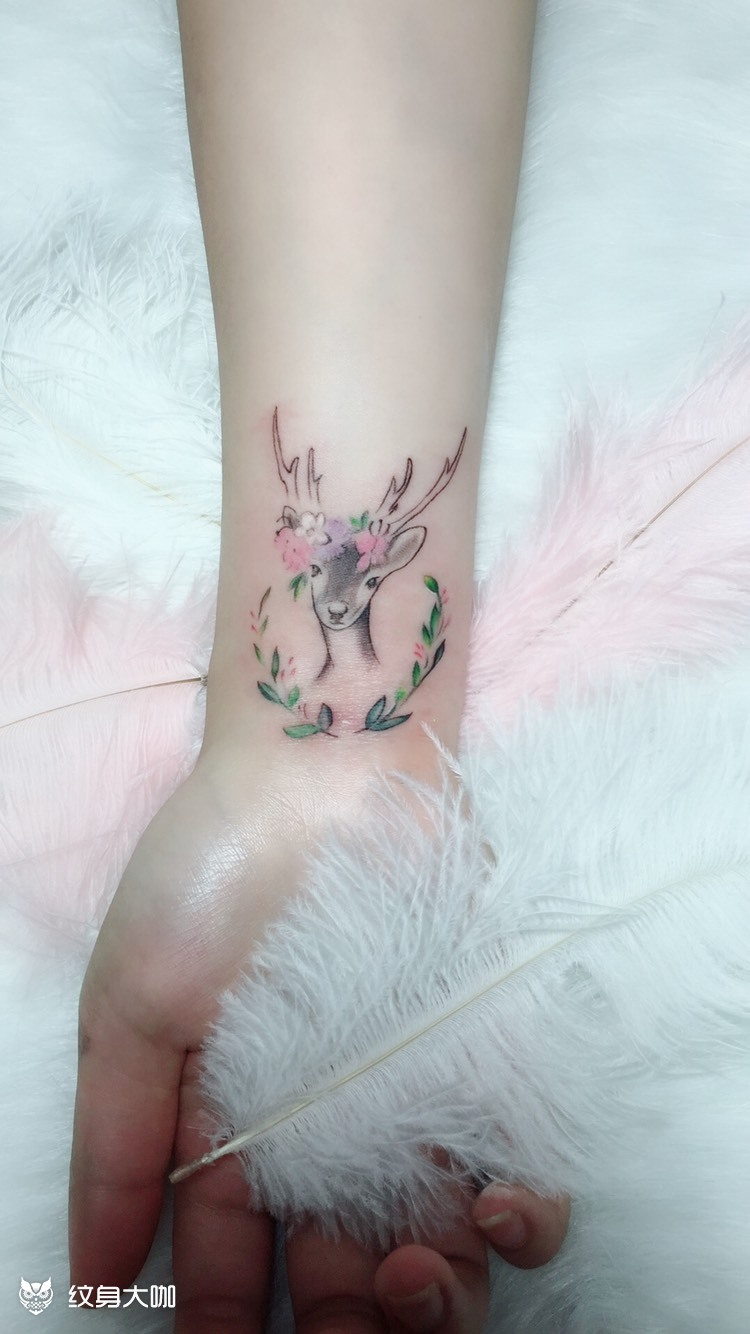 手腕小鹿_纹身图案手稿图片_露的纹身作品集