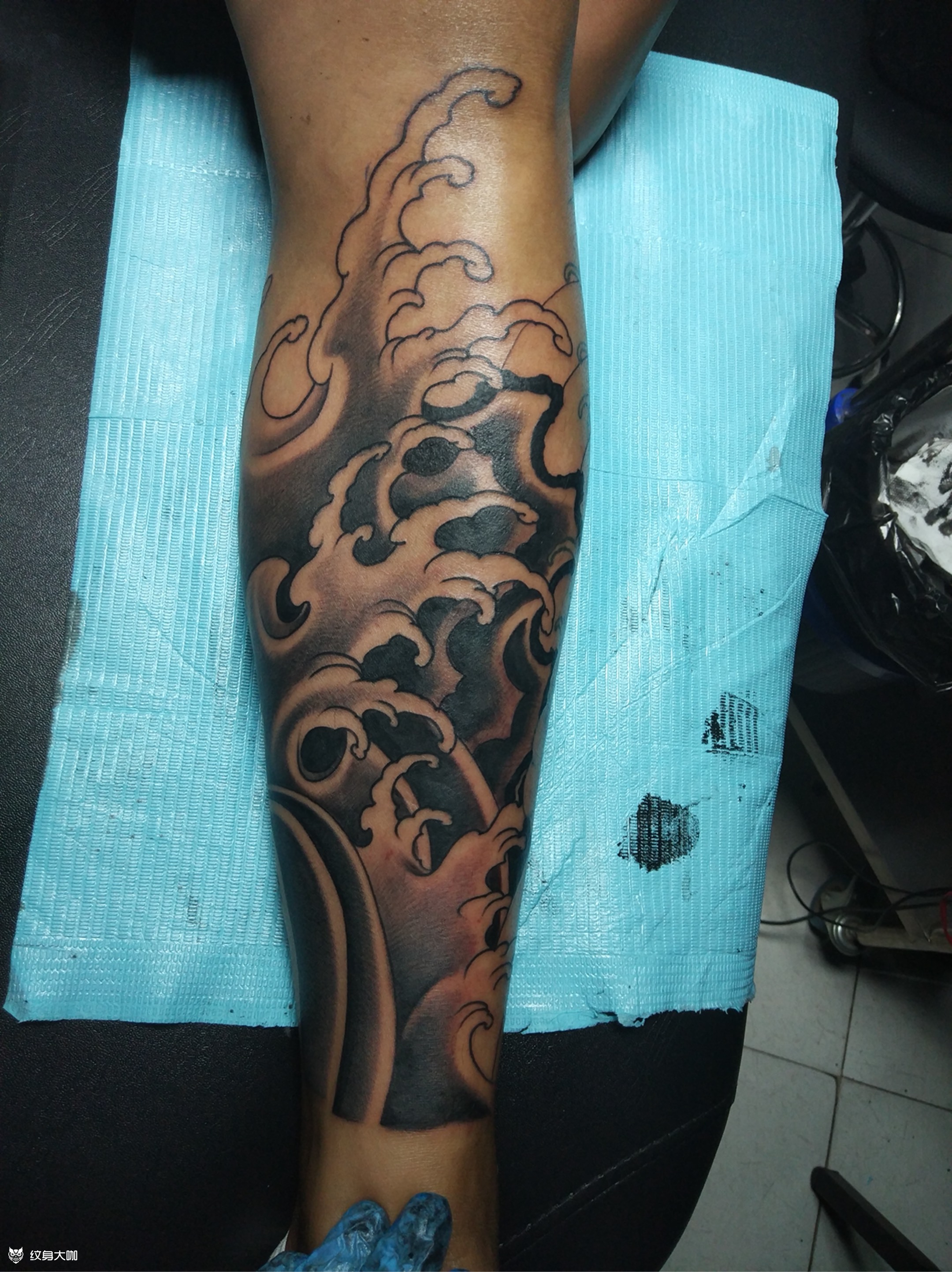 小腿内侧浪_纹身图案手稿图片_王的纹身作品集