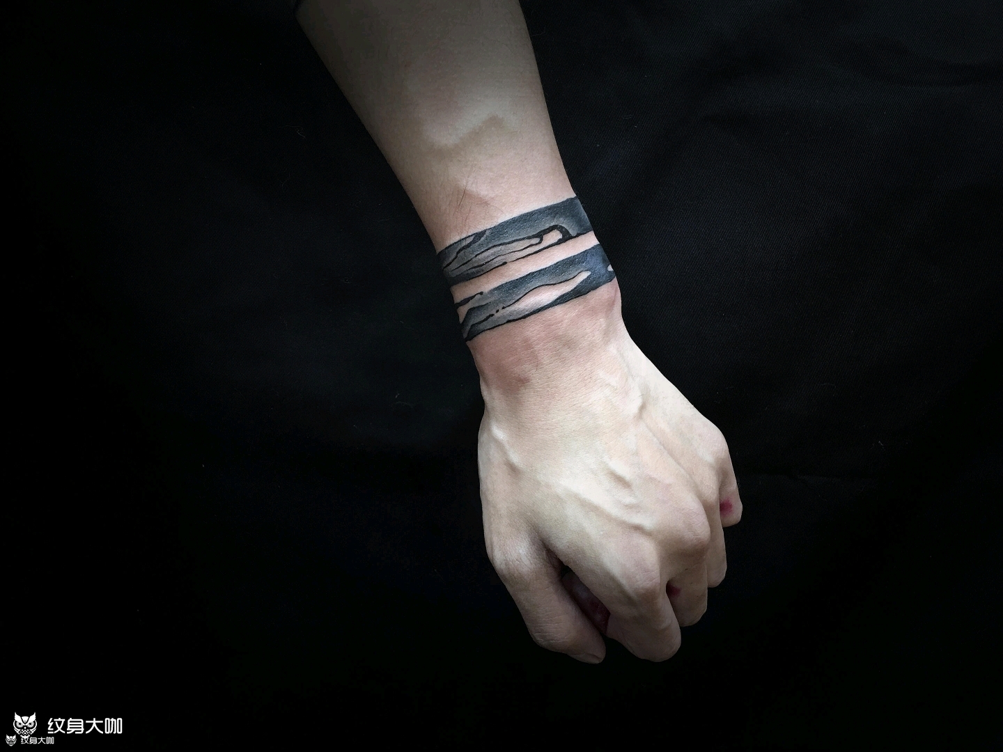 问一下各位纹这个手环大概需要多_纹身吧社区 - 纹身大咖