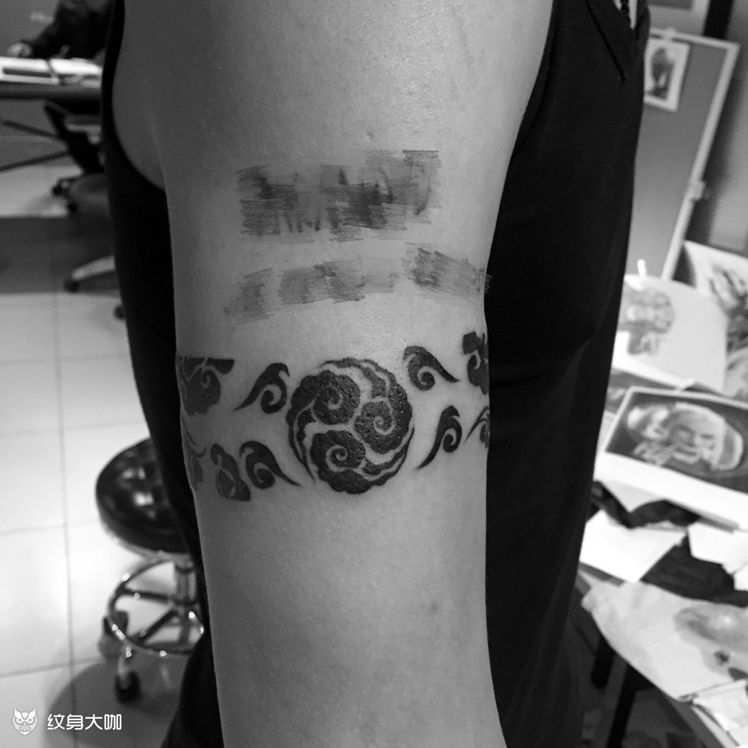 免费臂环,独一无二原创祥云臂环_纹身图案手稿图片_沨间的纹身作品集