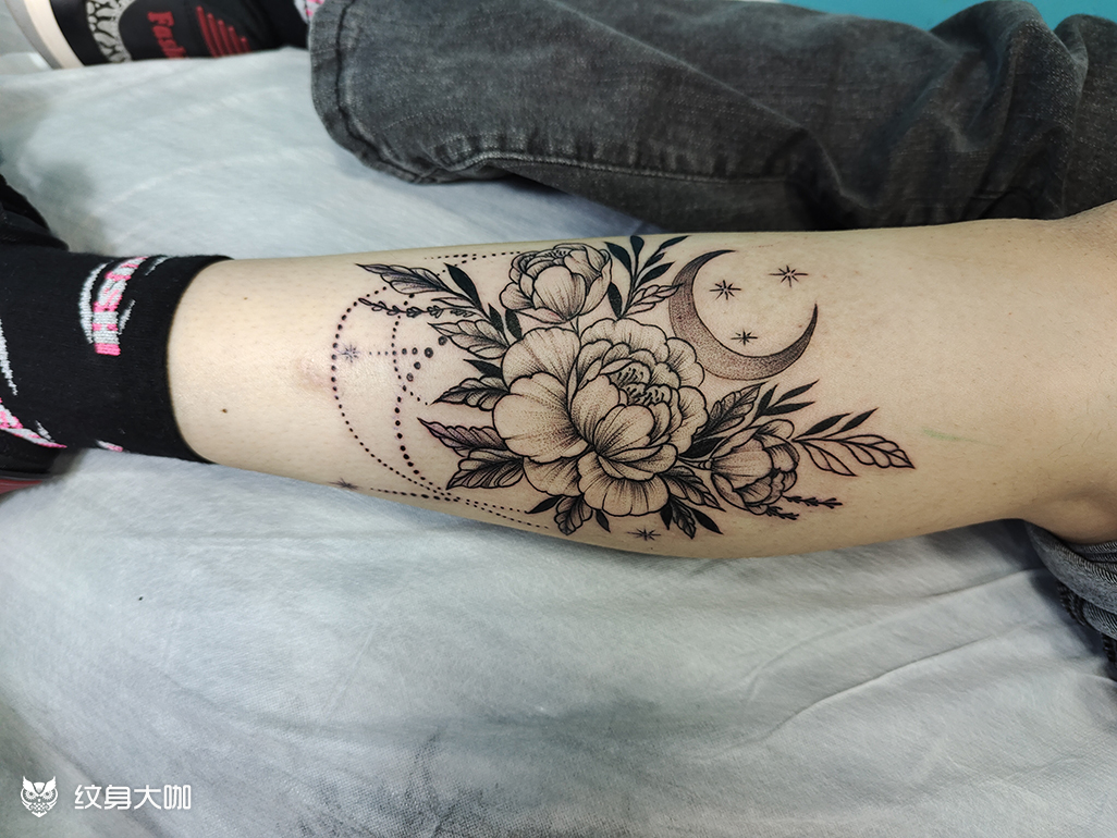 小腿素花_纹身图案手稿图片_超哥的纹身作品集