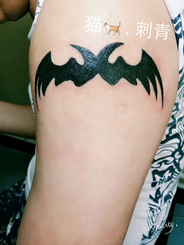 大臂小蝙蝠图腾_纹身图案手稿图片_猫儿的纹身作品集
