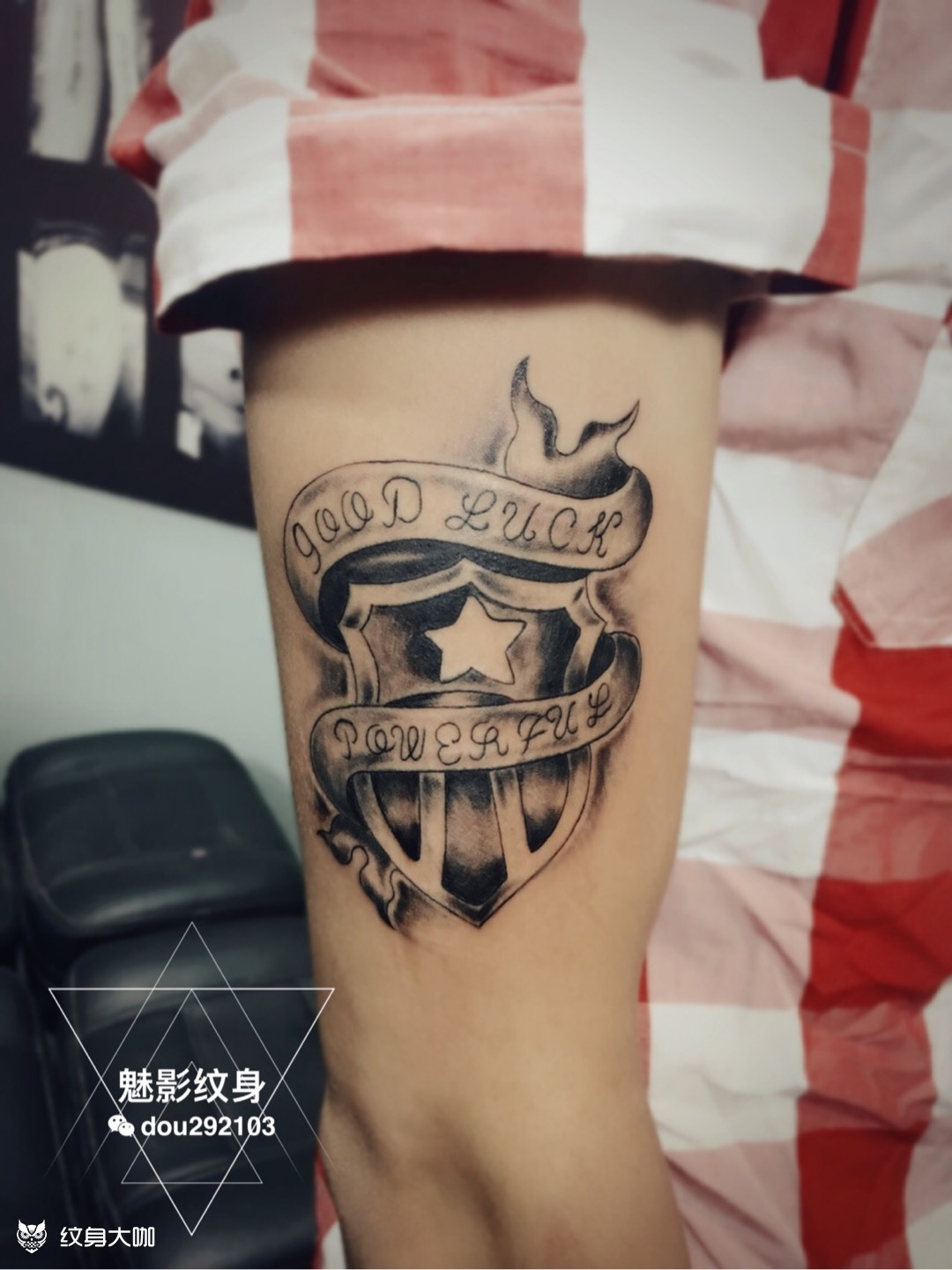 盾牌《good luck 》_纹身图案手稿图片_魅影tattoo 的纹身作品集