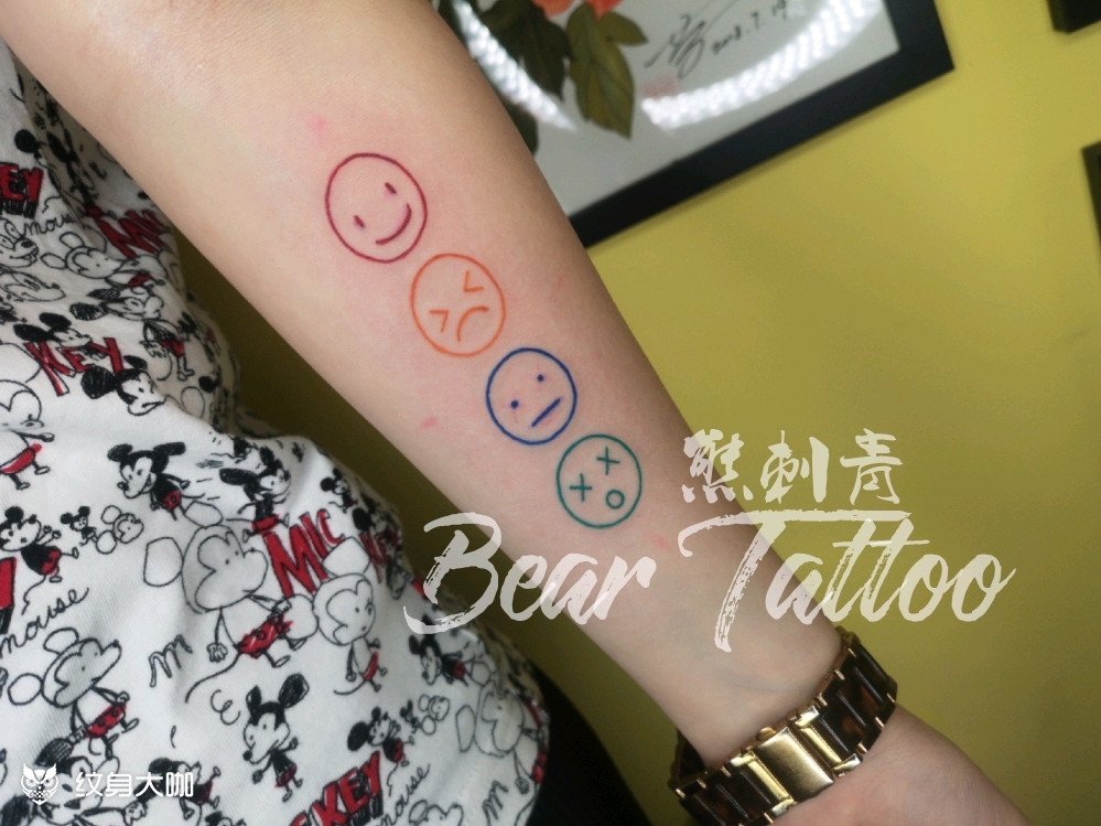 笑脸_纹身图案手稿图片_劳碧婷的纹身作品集