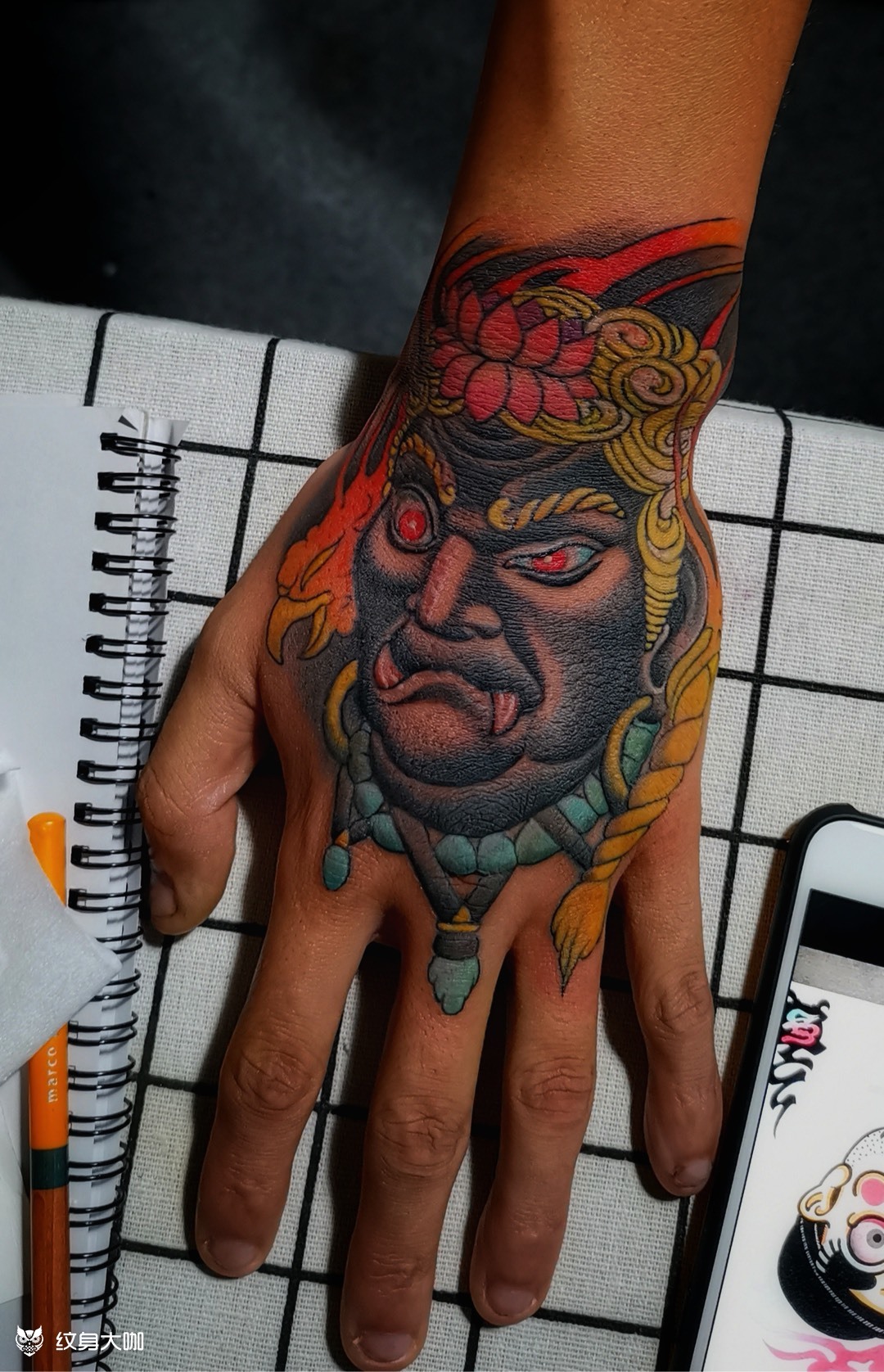 情侣手背_纹身图案手稿图片_自在雕的纹身作品集