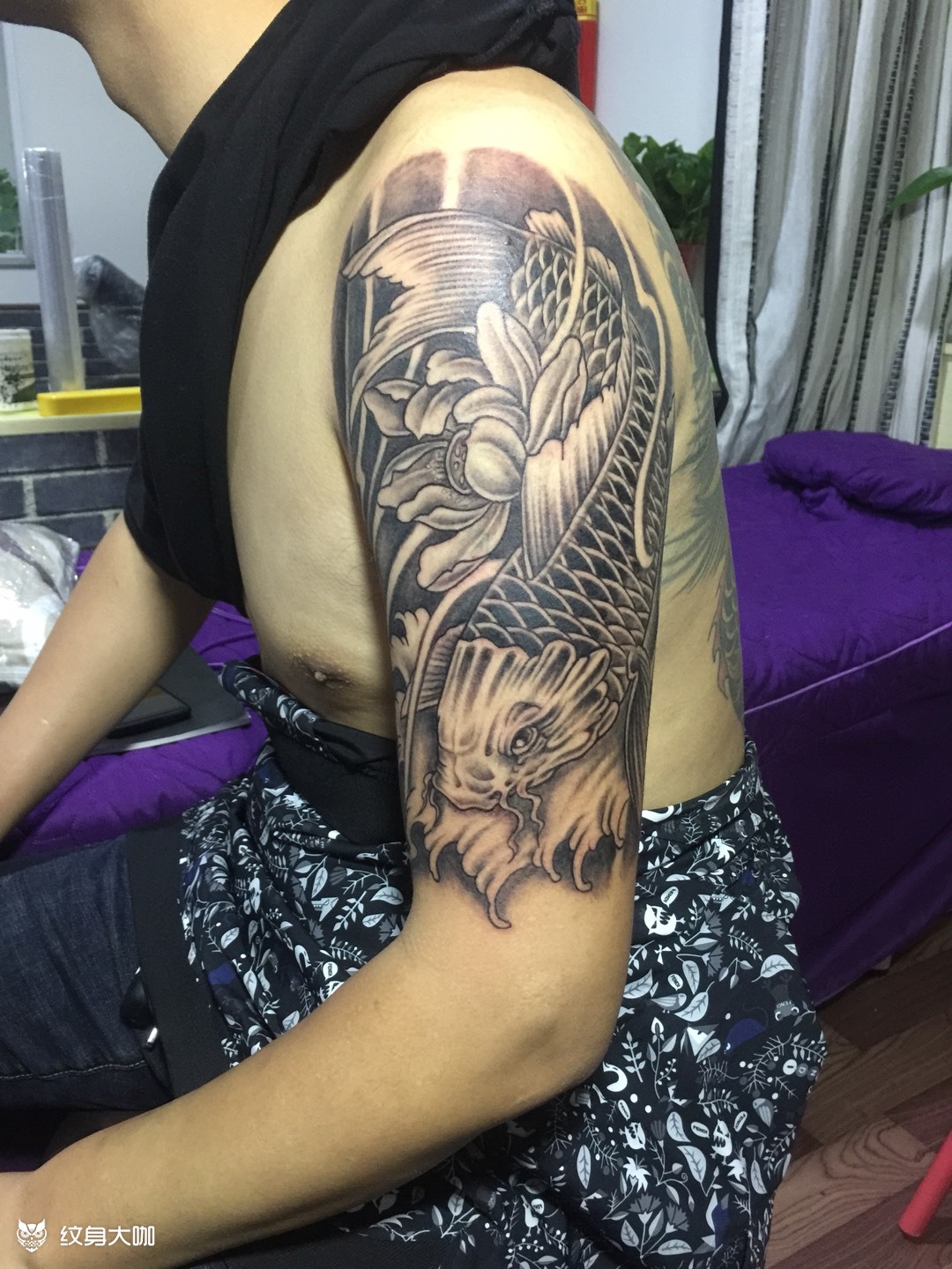 大臂鲤鱼_纹身图案手稿图片_王珊珊的纹身作品集