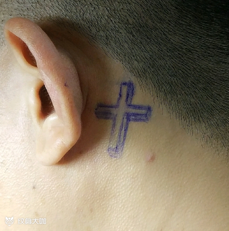 手绘 耳后荧光十字架_纹身图案手稿图片_檬檬的纹身作品集