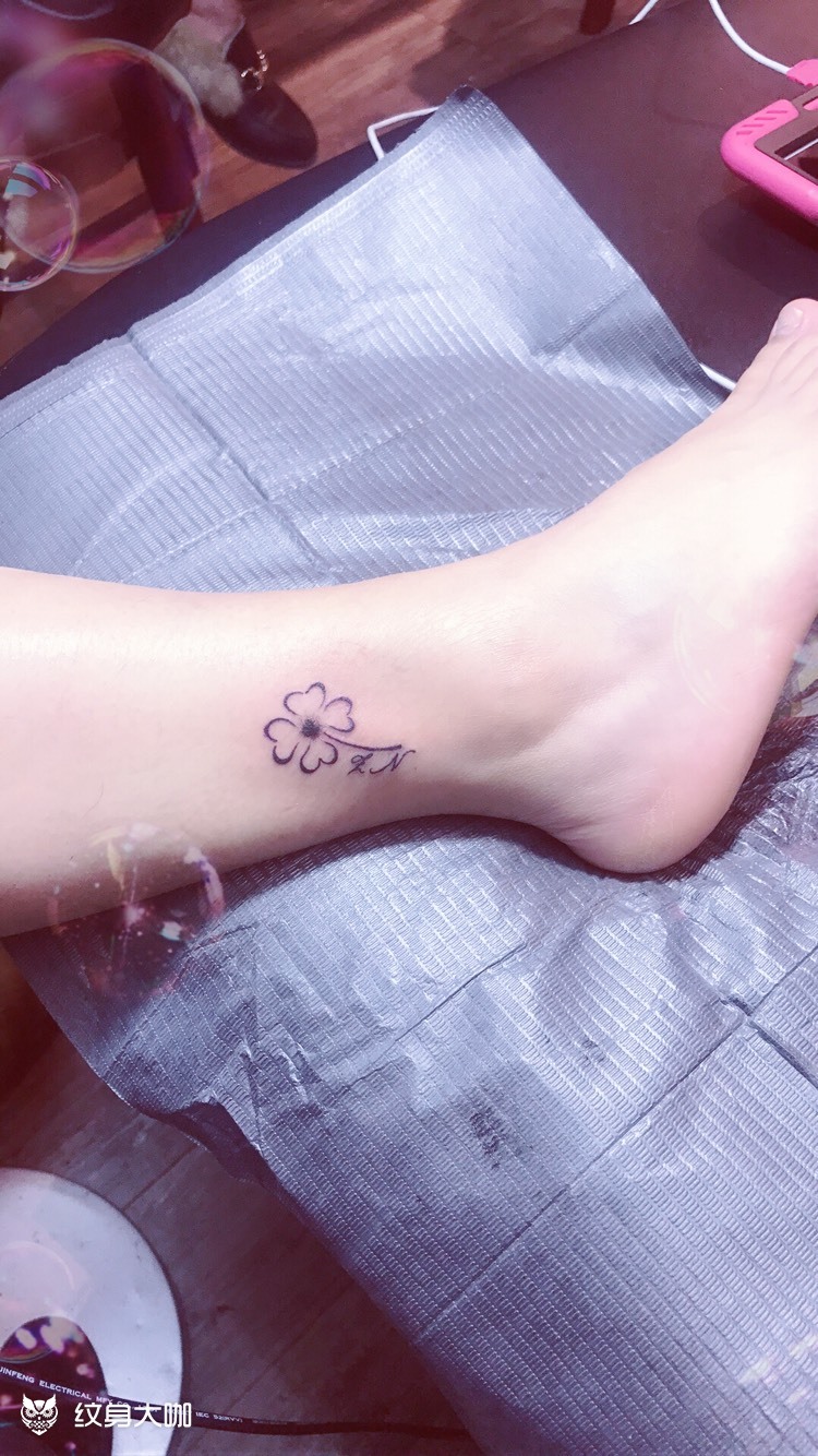 脚踝四叶草_纹身图案手稿图片_嵊州吾悦华府87号虎妹的纹身作品集