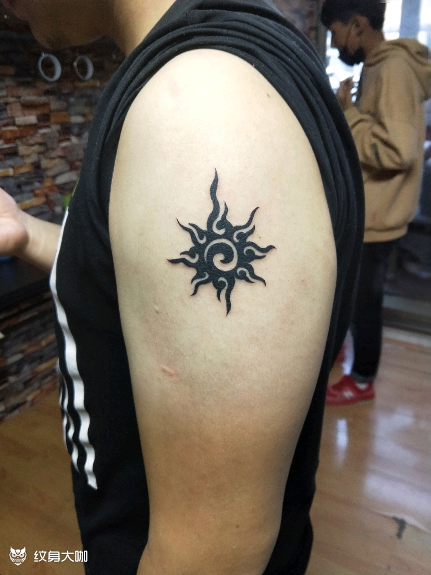 太阳图腾_纹身图案手稿图片_张蕊鑫的纹身作品集