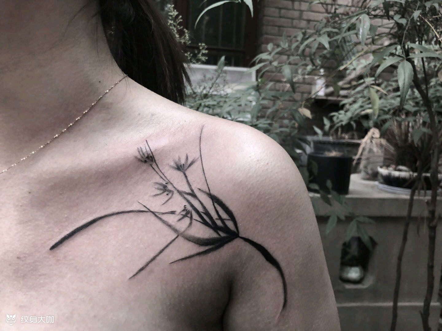 锁骨兰花青春是离别时 老师送_纹身吧社区 - 纹身大咖