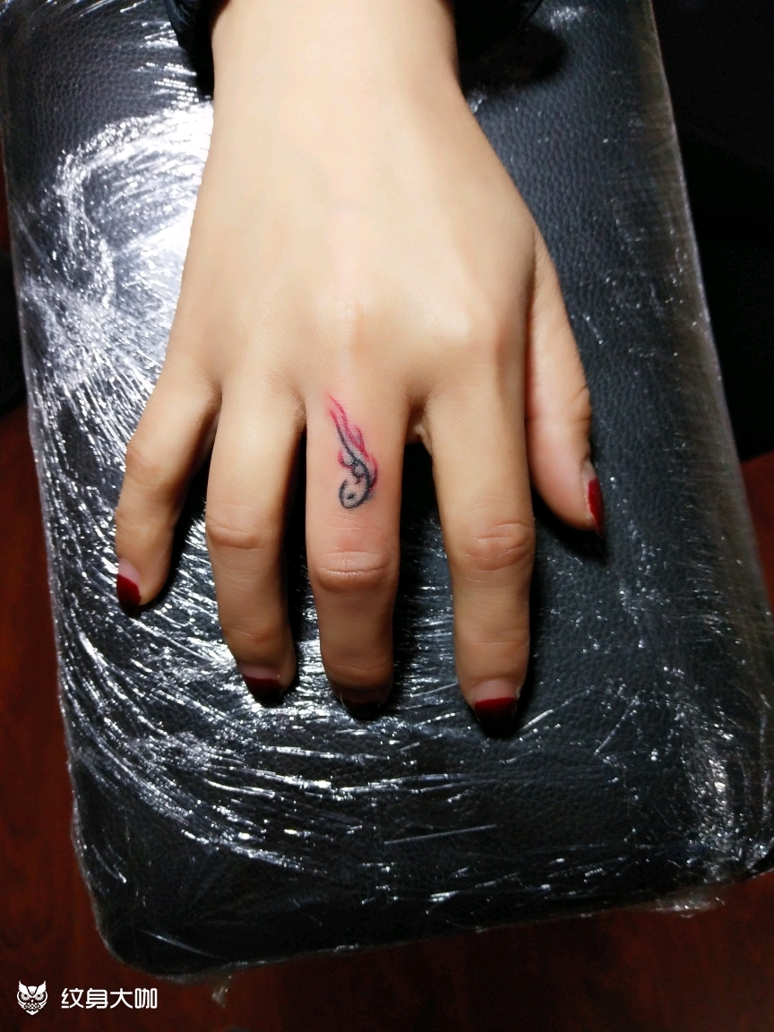 抽象小鱼一条_纹身图案手稿图片_蒋焕吉的纹身作品集