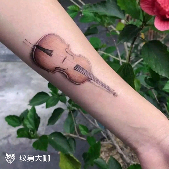 吉他._纹身图案手稿图片_名书的纹身作品集