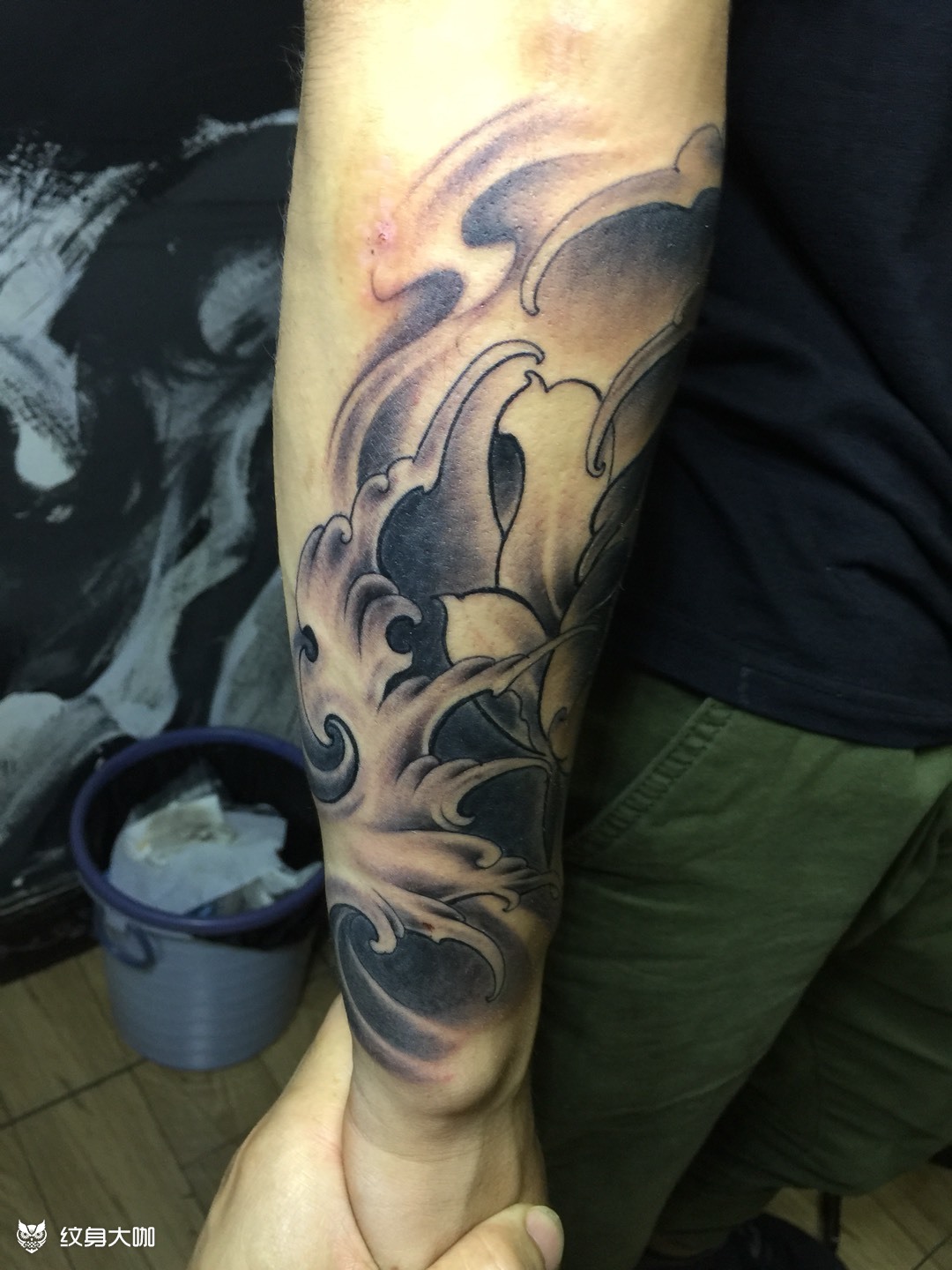 荷花水浪_纹身图案手稿图片_陈泽荣的纹身作品集