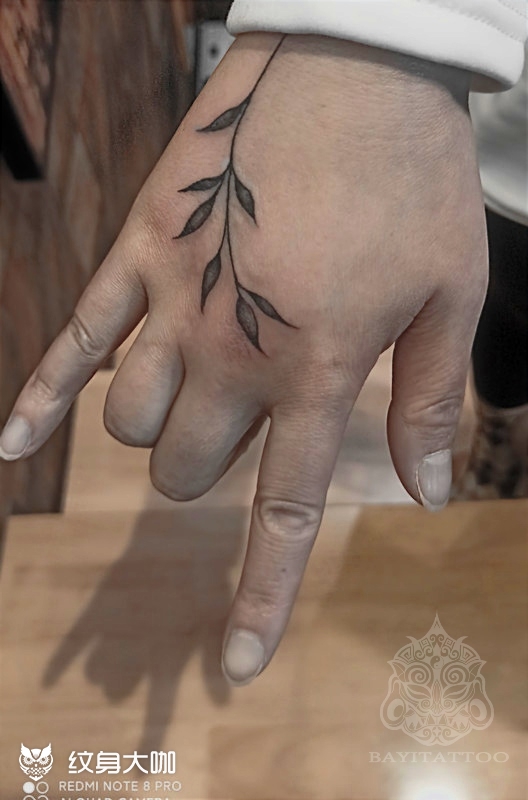 手背枝条_纹身图案手稿图片_巴依的纹身作品集