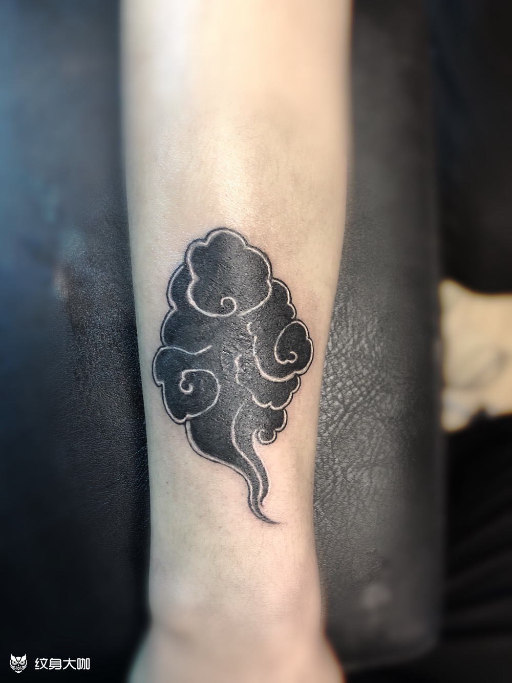 祥云遮盖金字_纹身图案手稿图片_大马趴的纹身作品集
