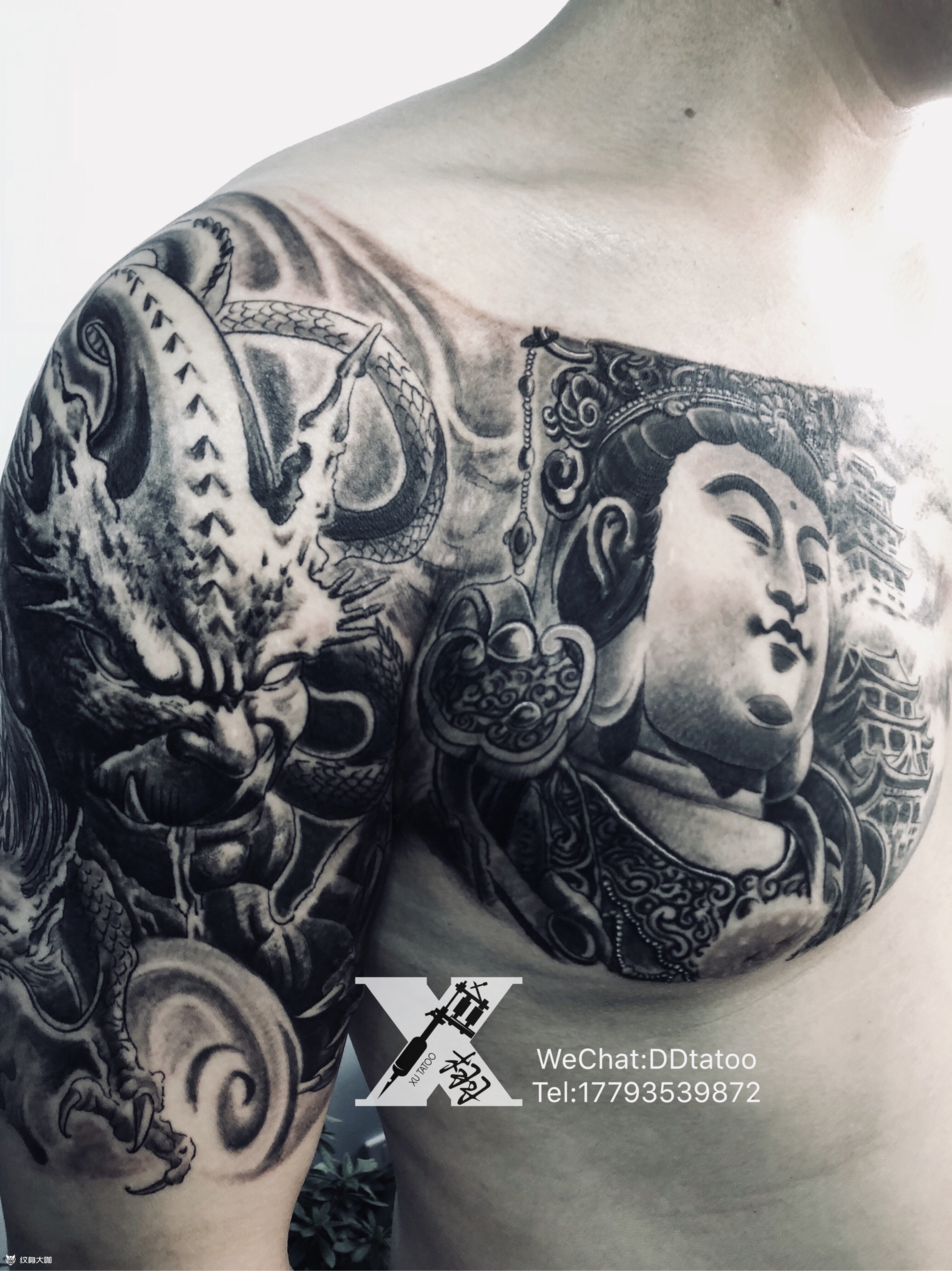 作品简介:客人属龙选了普贤菩萨作为半甲主题,大臂的龙王衬托客人的