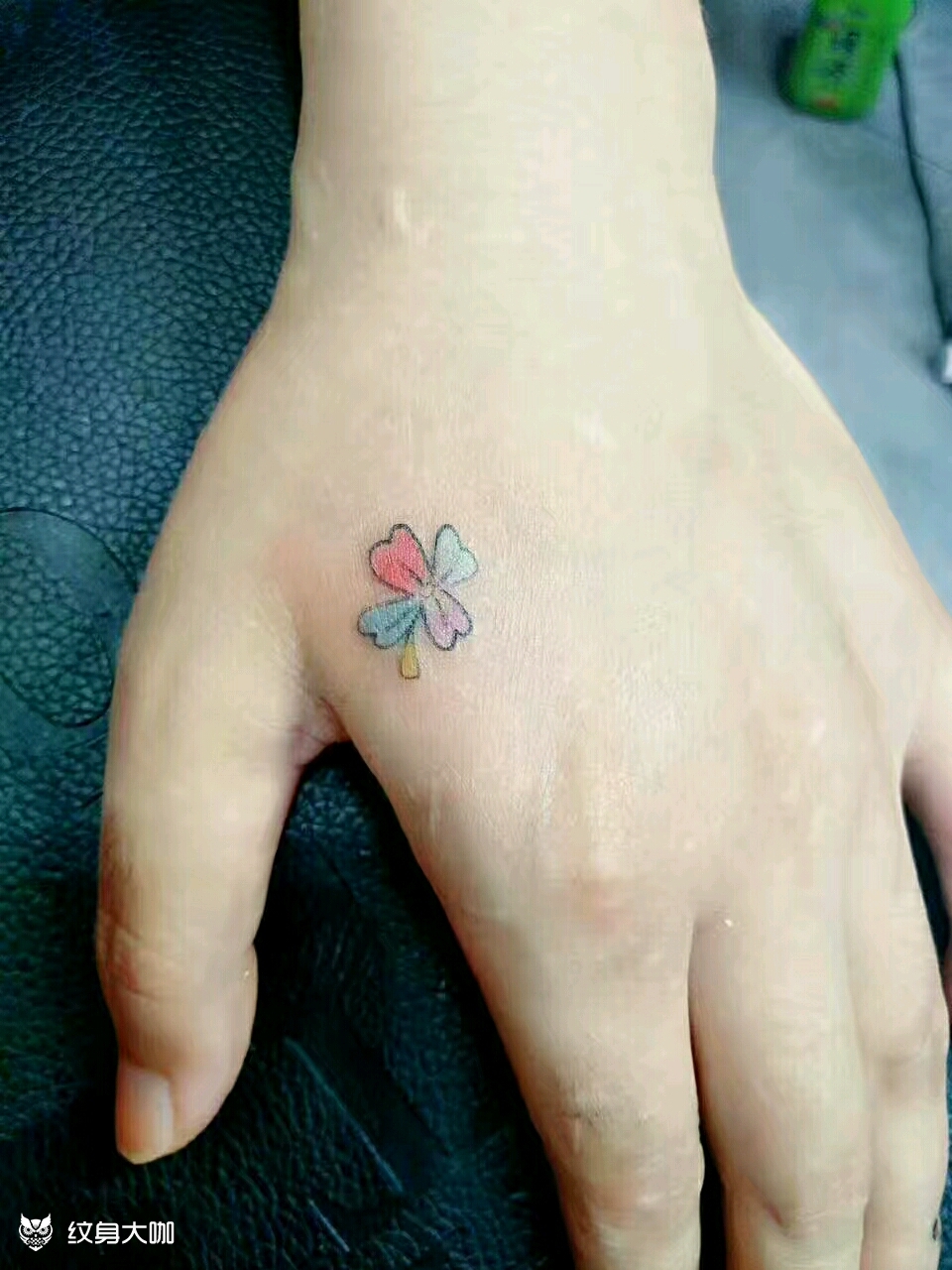 虎口四叶草_纹身图案手稿图片_玄辰的纹身作品集