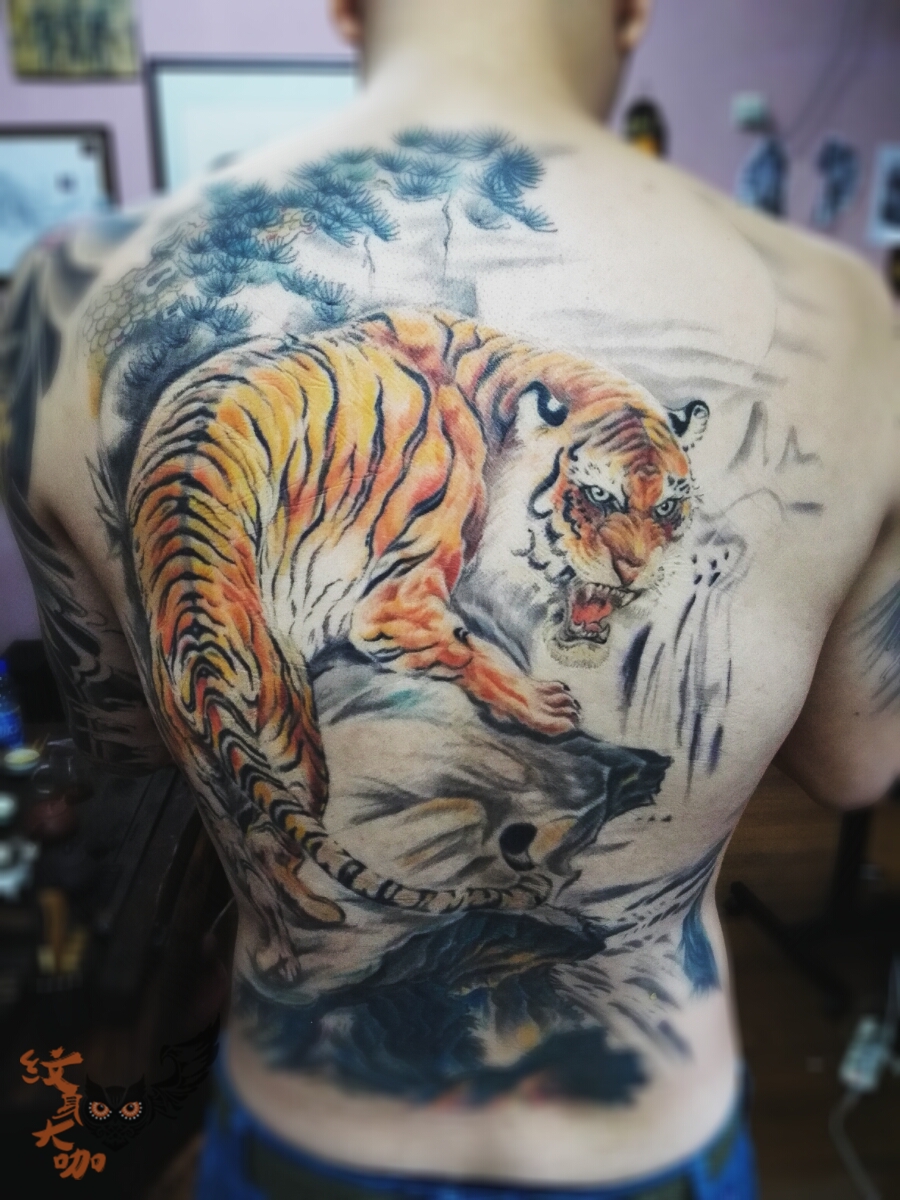 上山虎传统纹身图