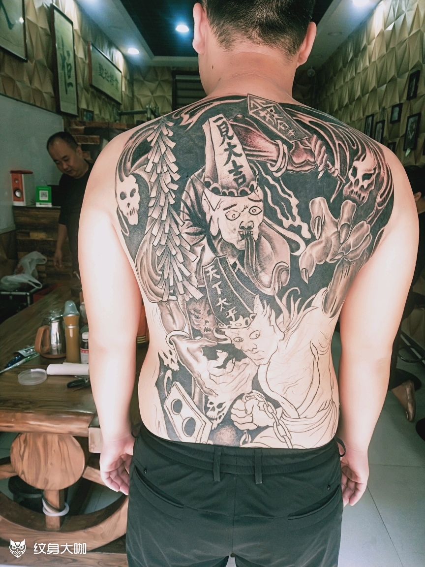 黑白无常满背_纹身图案手稿图片_张文峰的纹身作品集