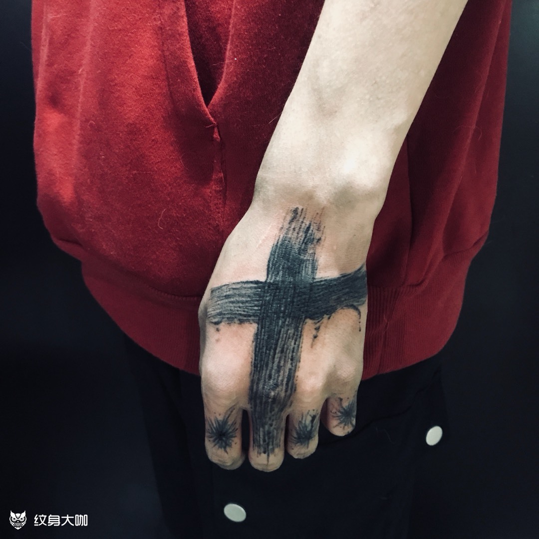 手背十字架_纹身图案手稿图片_andy的纹身作品集