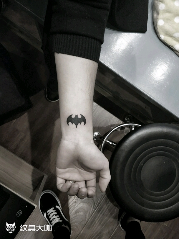 小蝙蝠_纹身图案手稿图片_绣针阁_阿银的纹身作品集