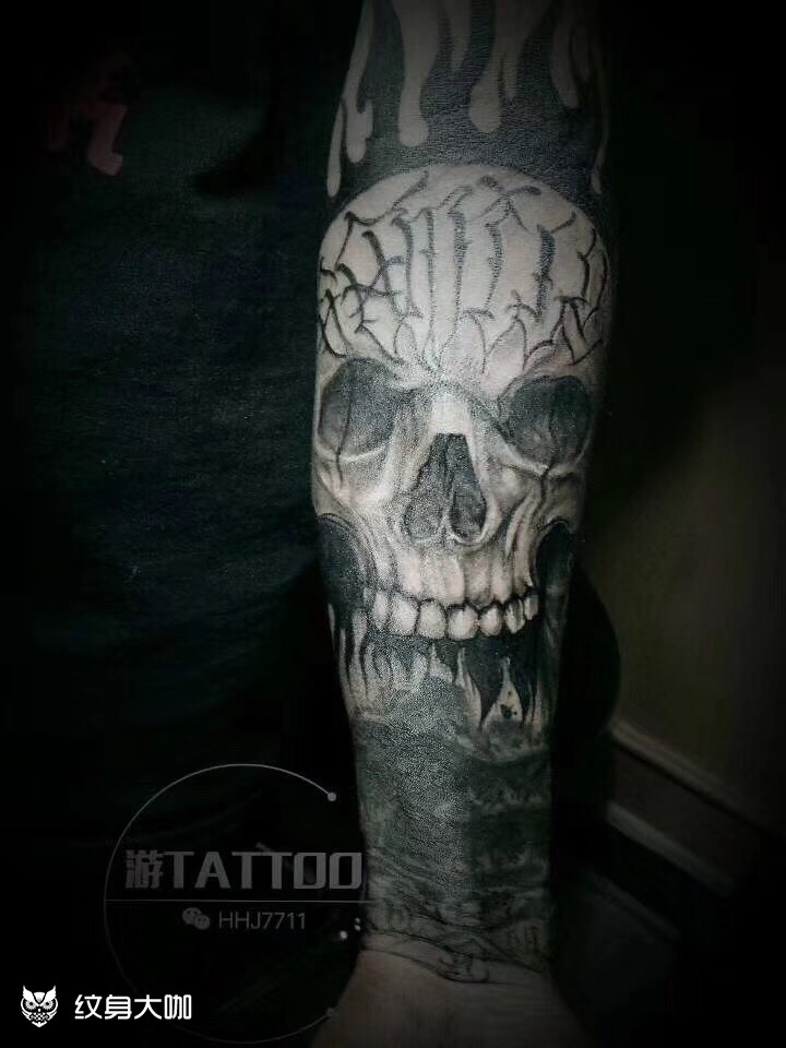 骷髅花体黑臂