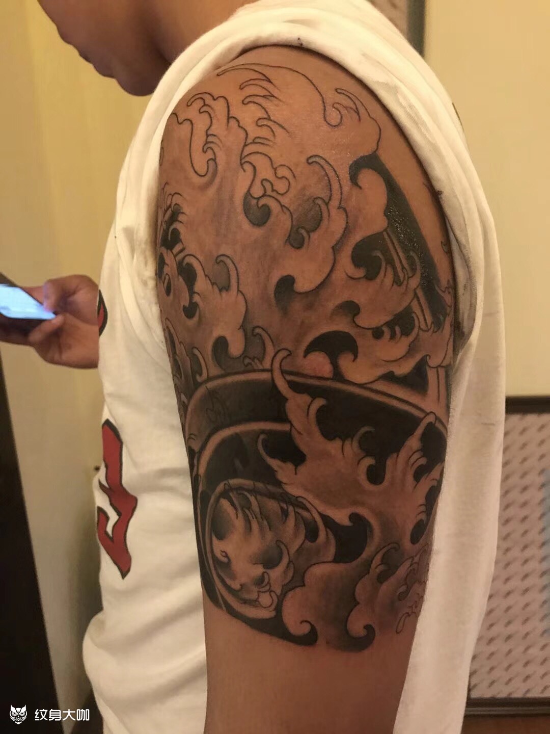 大臂浪花_纹身图案手稿图片_陈文鑫的纹身作品集