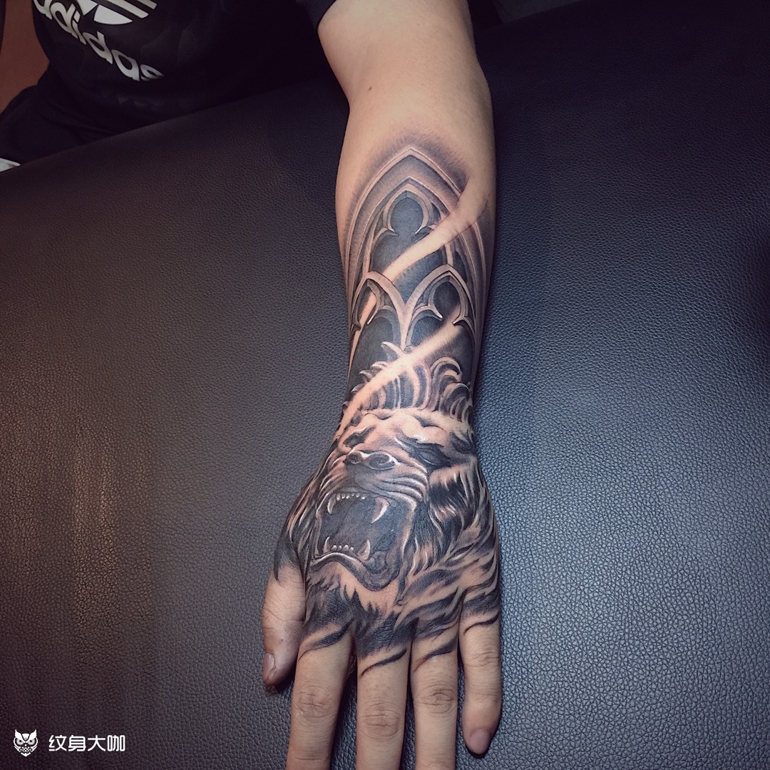 手背欧美写实风_纹身图案手稿图片_易的纹身作品集