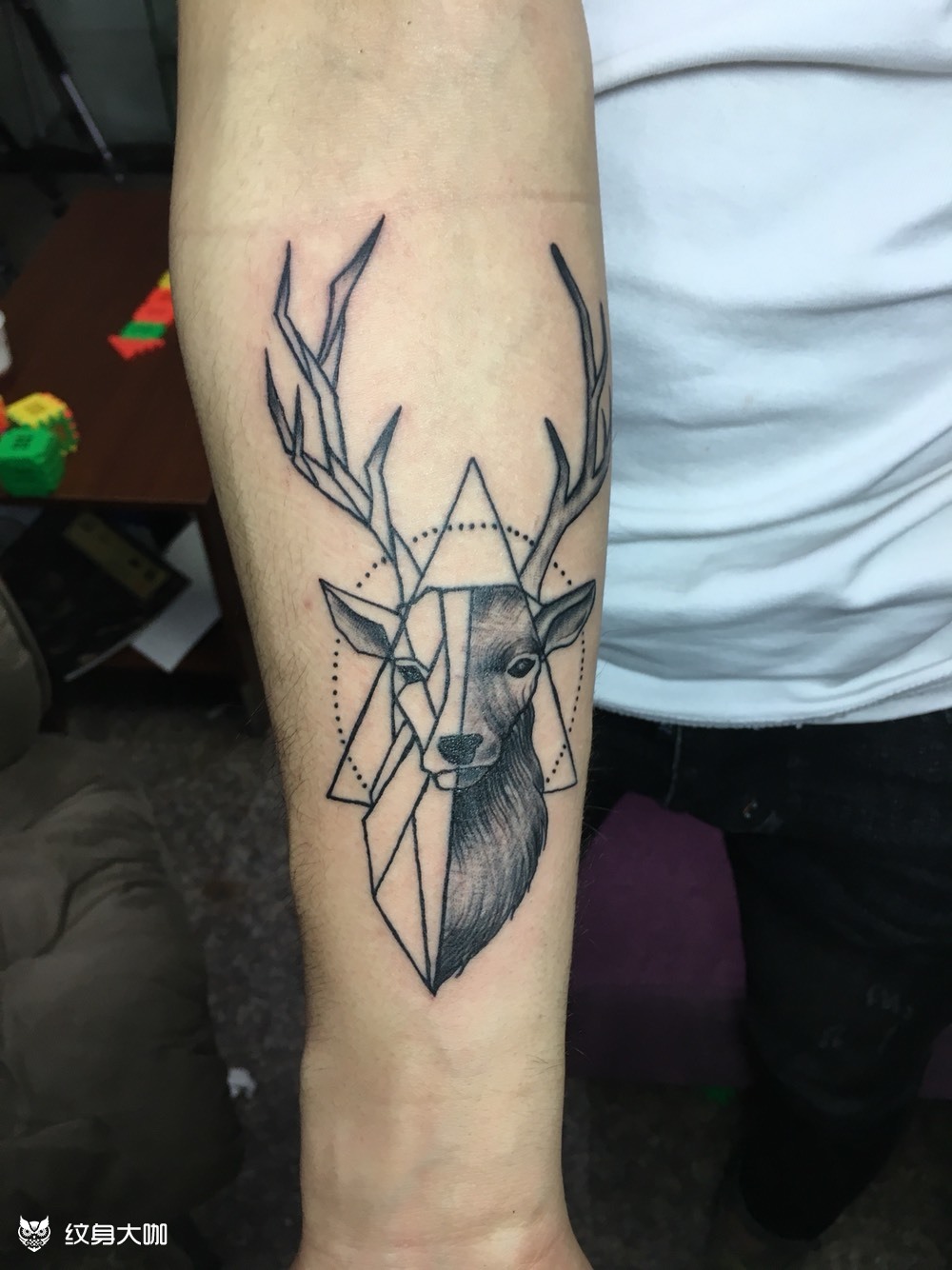 手臂鹿_纹身图案手稿图片_徐虎强的纹身作品集