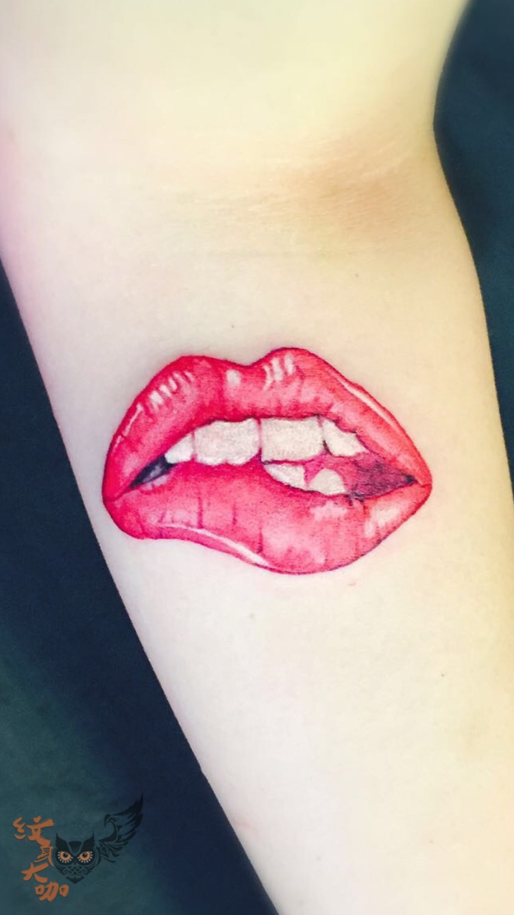 嘴唇_纹身图案手稿图片_azee的纹身作品集
